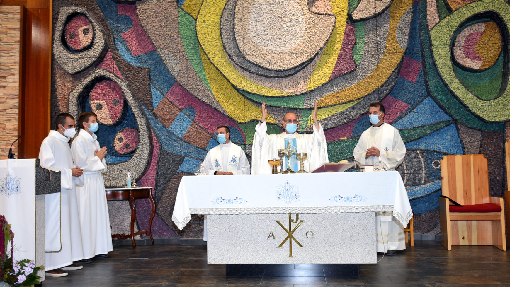 Emisión de la santa misa desde la parroquia